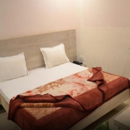 Hotel Kachnar Pachmarhi ภายนอก รูปภาพ