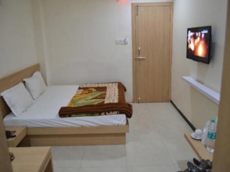 Hotel Kachnar Pachmarhi ภายนอก รูปภาพ