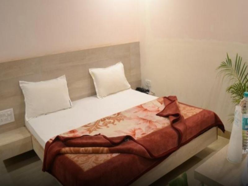 Hotel Kachnar Pachmarhi ภายนอก รูปภาพ